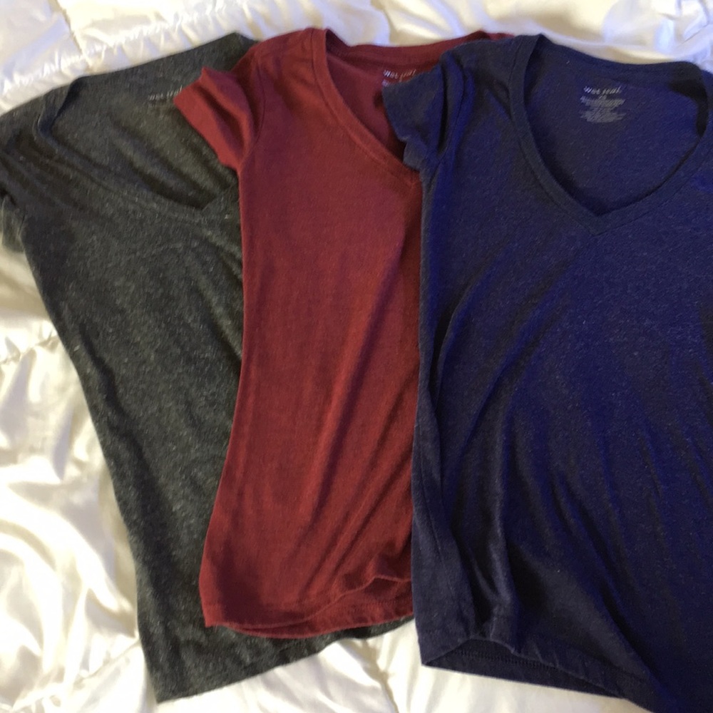 3 T-Shirts